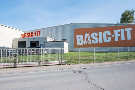 Basic-Fit Strassen Rue du Cimetiere 24/7 Entrance Rue du Cimetière Strassen